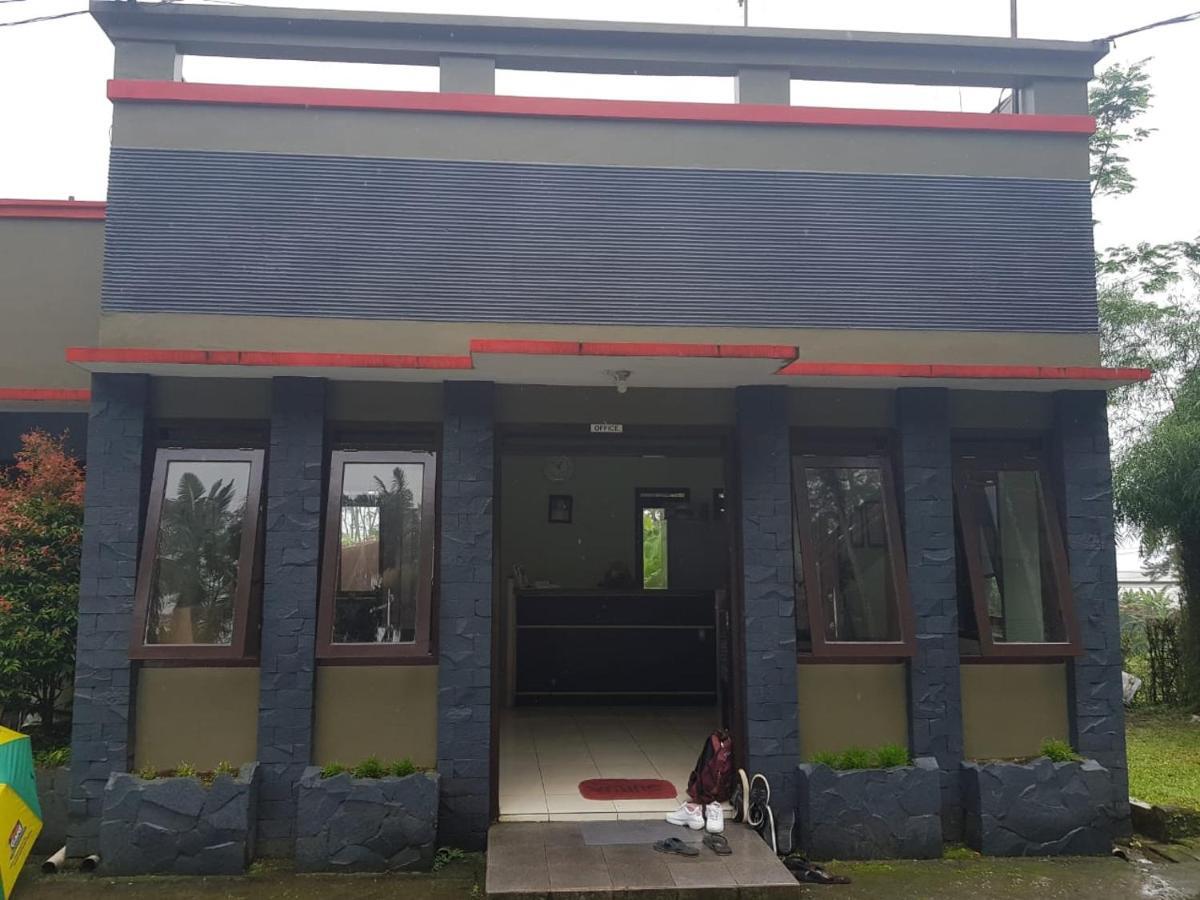 Surya Hotel & Resort Distrikt Baturaden Exterior foto